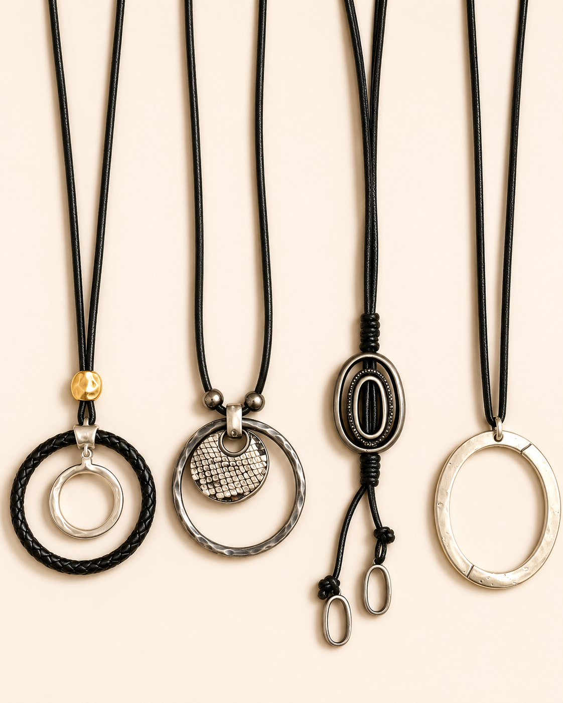 Le Collier Composition