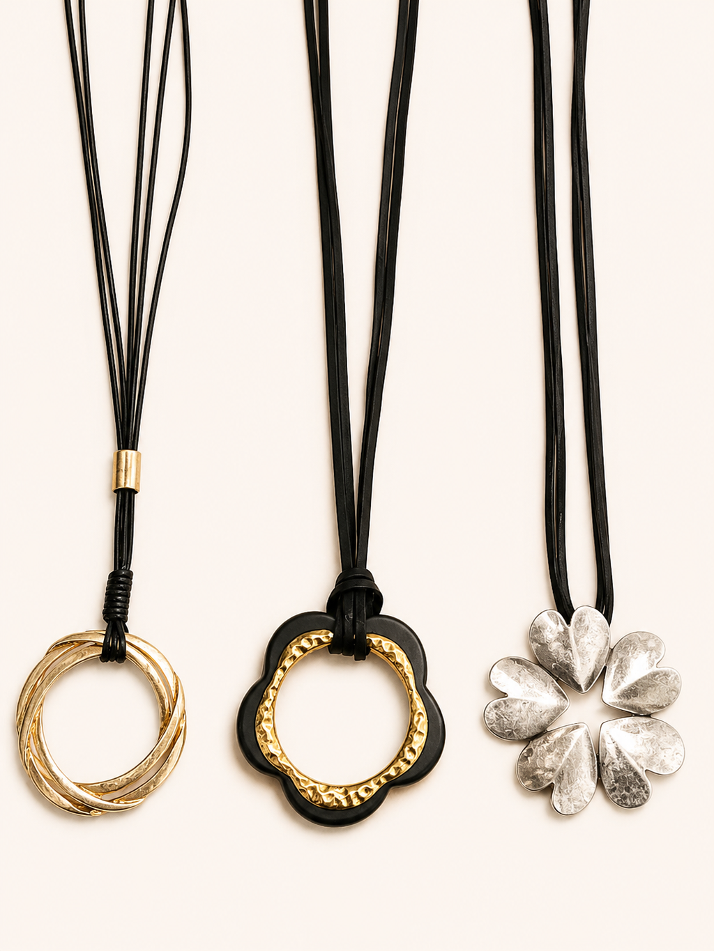 Le Collier Composition