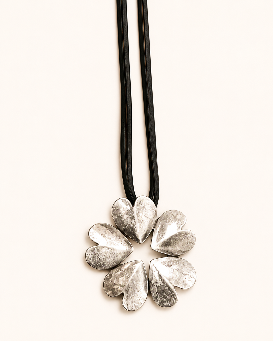 Collar Composición Largo Negros Dorados-Plateados
