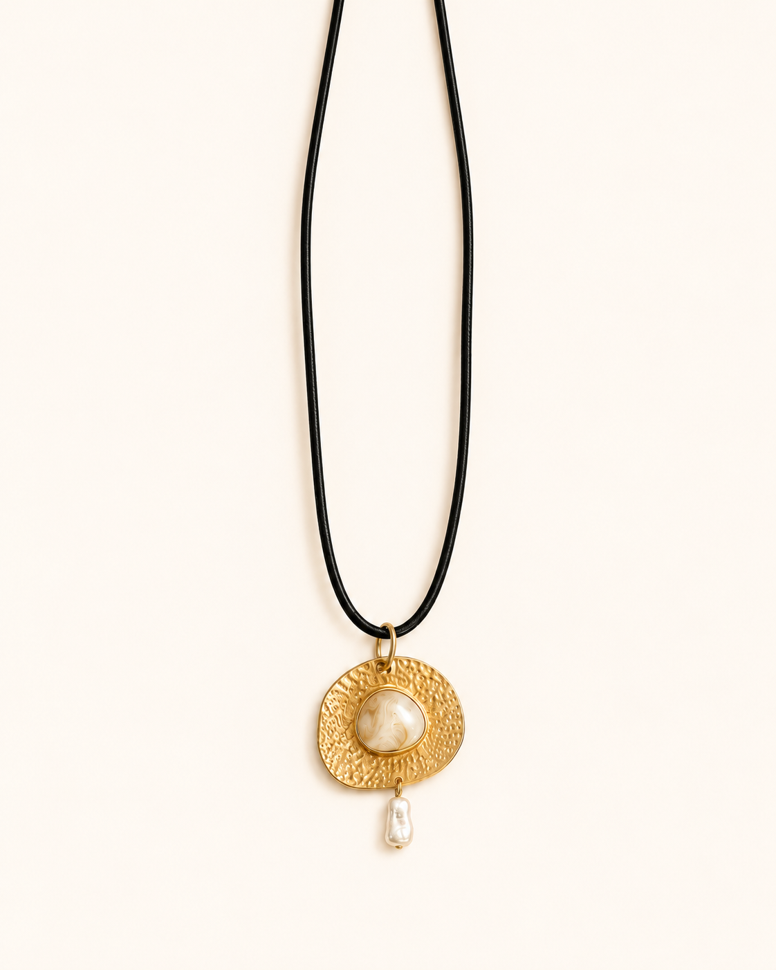 Collar Composición Largo Negros Dorados-Plateados